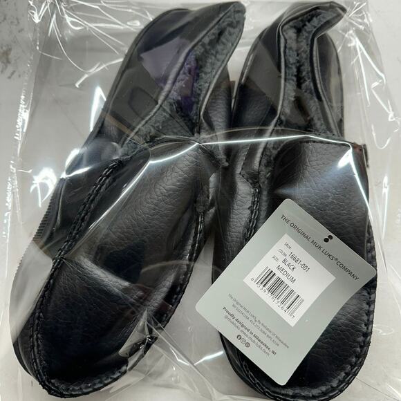 MUK LUKS Men's Black Leather Fur Inside Slippers - Size M (New Without Box) - Picture 1 of 5